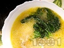 Рецепта Пролетна зеленчукова супа със спанак, корени от магданоз, лук, моркови и чесън